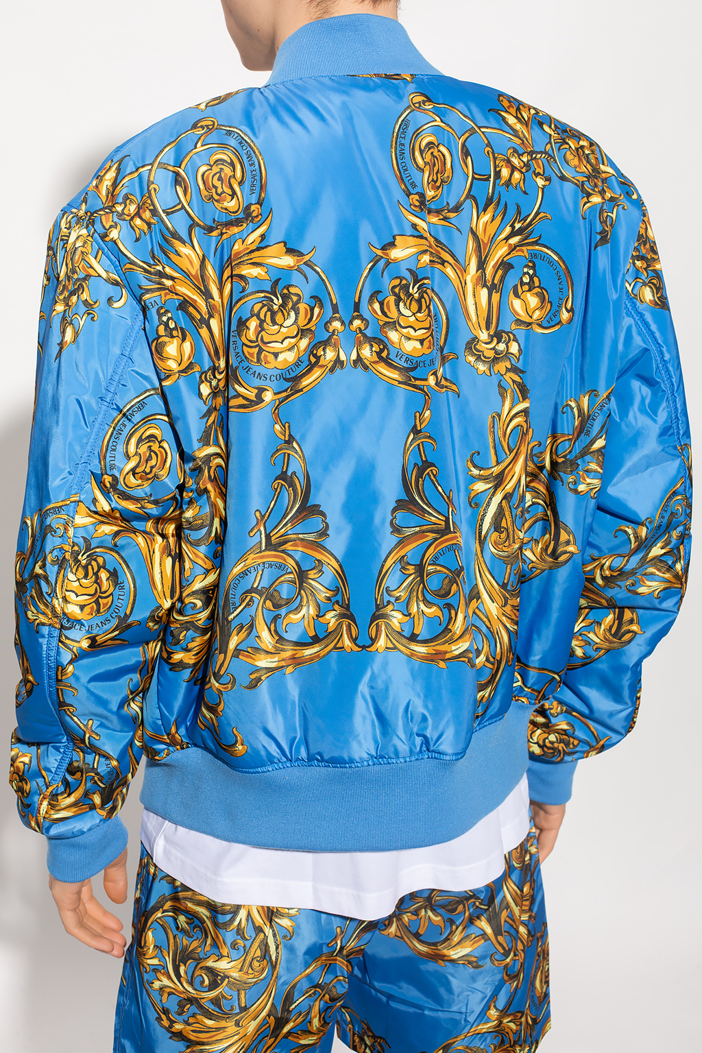 T shirt Haglofs Ridge Hike rosa mulher Blue Reversible bomber jacket Versace Jeans Couture VbjdevelopmentsShops Botswana